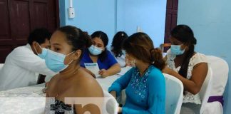 Mujeres embarazadas reciben la vacuna Pfizer en Chontales