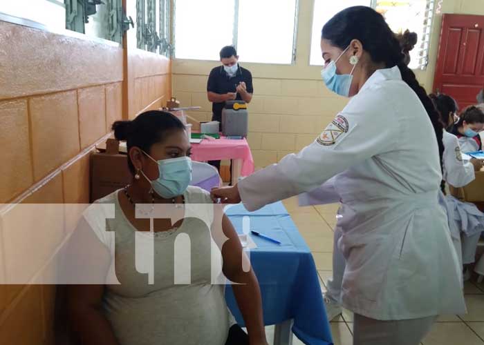 Reciben en Matagalpa vacuna contra la COVID-19