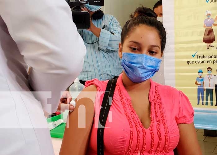 Efectiva vacunación a jóvenes y embarazadas en Managua