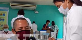 Jornada de vacunación en centro de salud en Managua