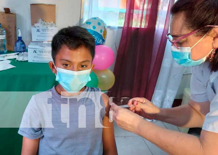 Vacunación a niños, adolescentes y adultos en Río San Juan