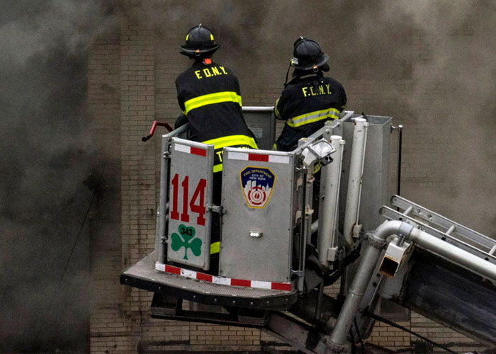 Varias personas quedan atrapadas en un incendio en Brooklyn, Nueva York