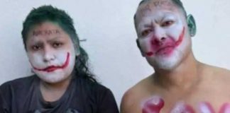 México: Ladrones aparecen amarrados a un poste pintados como El Joker.