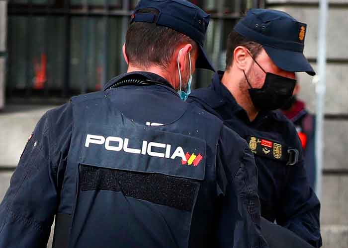 Un hombre desnudo se autopuñala hasta la muerte en Zaragoza, España