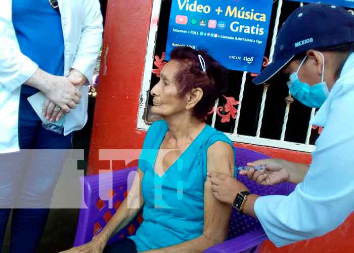 Jornada de vacunación voluntaria casa a casa en Managua 