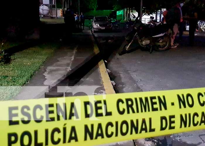 Joven fallece luego de tirarse de un tercer piso en una plaza de Managua