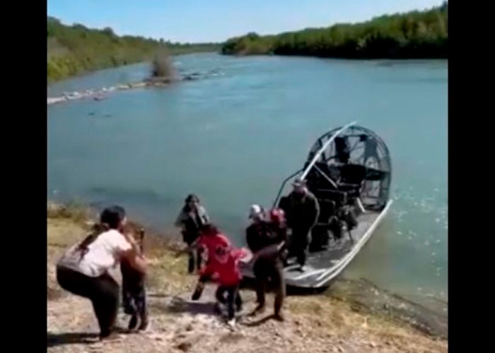 Rescatan a niña abandonada por los "Coyotes "en el Río Bravo, Texas