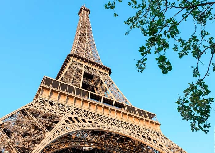 La dama de hierro, Torre Eiffel 