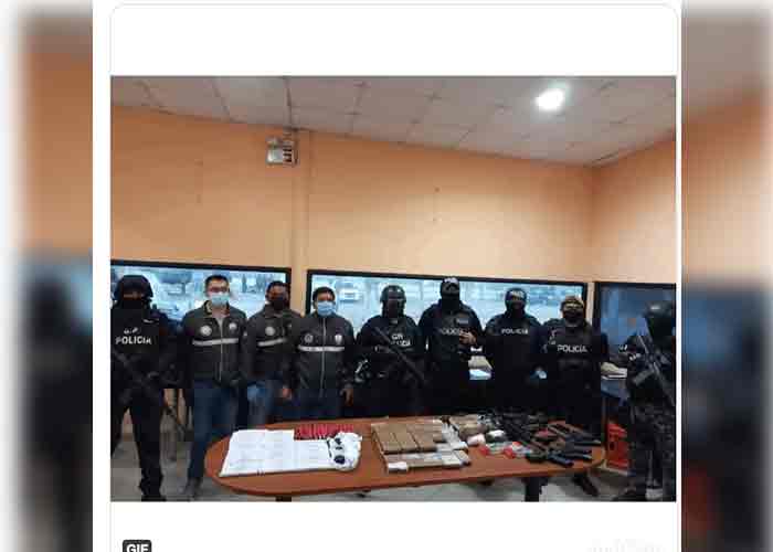 Policía de Ecuador descubre a reos que intentaban meter armas a la cárcel