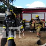 Bomberos realizan ejercicio demostrativo de extinción de incendios en Managua