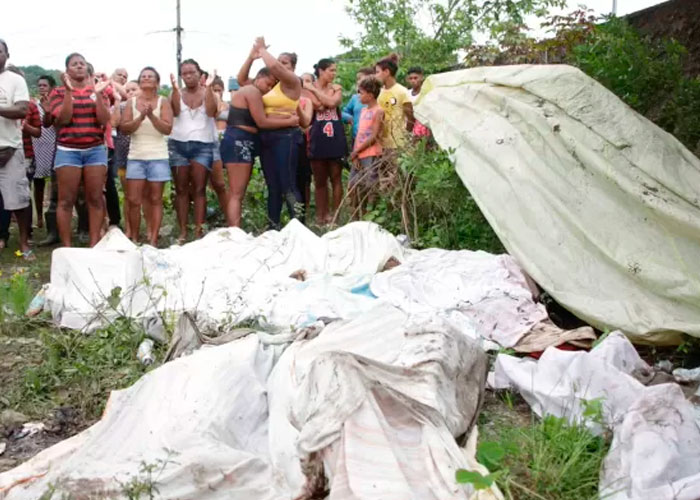 Culpan a la policía de Brasil de perpetrar una matanza en una favela