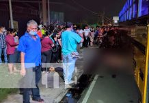 Pierde la vida al caer en las llantas de un bus