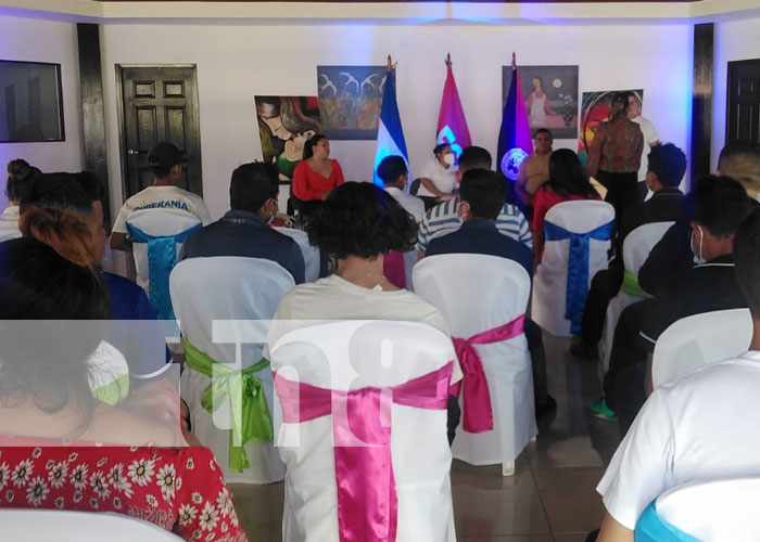 Jóvenes sandinistas reciben reconocimiento por su labor en los barrios de Managua