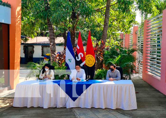 Conferencia de prensa sobre autoridades de educación en Nicaragua