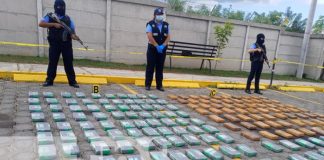 Policía Nacional incauta mas de 208 kilos de cocaína en playa de Chinandega