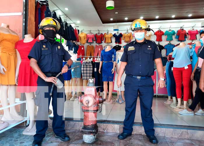 Revisión e inspección de hidrantes de mercados en Managua