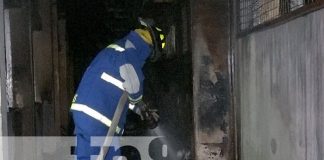 Bomberos controlan incendio en bodegas de zona franca Las Mercedes