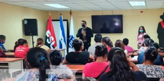 Entrega de créditos a familias de Managua, por parte del MEFCCA