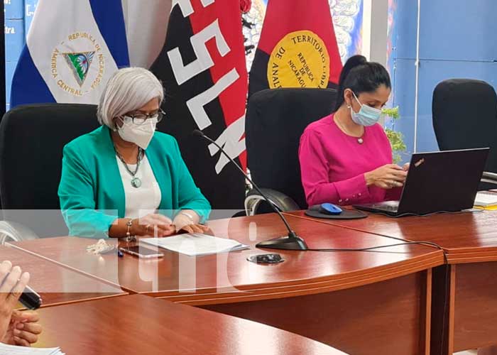  Autoridades del MINED en foro de calidad educativa Nicaragua