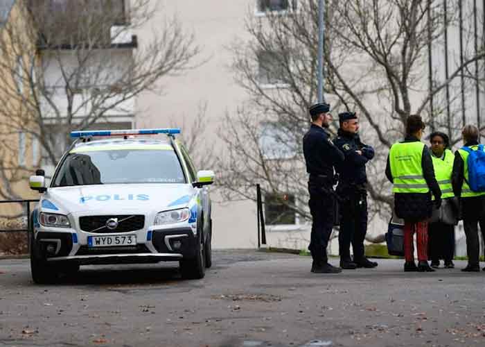Un padre apuñaló y lanzó por una ventana a sus dos hijos en Suecia