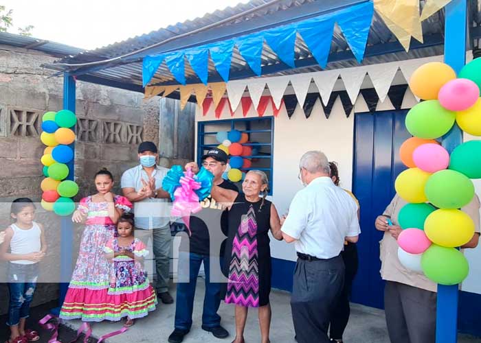 Entrega de vivienda digna en Managua