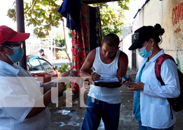 Vacunación casa a casa en barrio Ducualí, Distrito IV de Managua