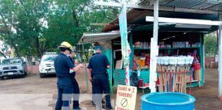 Bomberos inspeccionan tramos de pólvora en el sector del Mercado Mayoreo, Managua