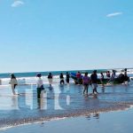 Familias disfrutan de sus vacaciones en las playas de Pochomil y Masachapa