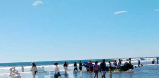 Familias disfrutan de sus vacaciones en las playas de Pochomil y Masachapa