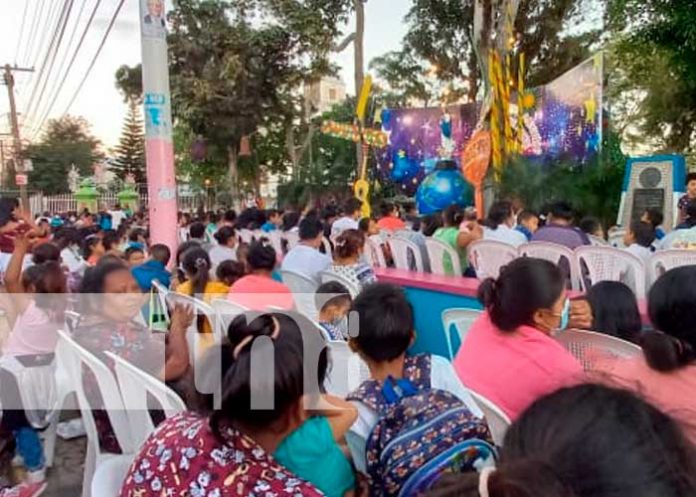 Realizan serenata a la virgen María en San Marcos