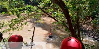 Capacitación de bomberos de Nicaragua en aguas rápidas