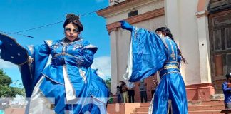 Los Masayas recorren las calles con bailes folclóricos