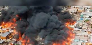 Violento incendio en Chile destruye decenas viviendas