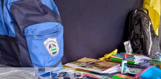 Policía Nacional entrega útiles escolares en Río San Juan