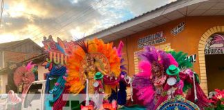 Familias de Juigalpa dan la bienvenida al Año Nuevo con un colorido Carnaval