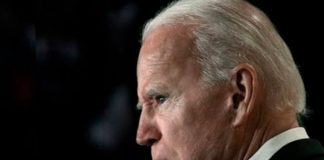 Biden llama "estúpido hijo de p*ta" a periodista en conferencia de prensa