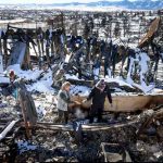 Los escombros calientes ahora cubiertos por la nieve han obstaculizado los esfuerzos de rescate por parte de las autoridades de Colorado