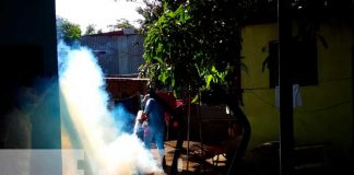 Jornada de fumigación y abatización en el barrio 22 de enero, Managua