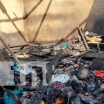 Escombros en que quedó una vivienda en Managua tras un incendio