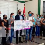 Entrega de créditos del MEFCCA para protagonistas en Managua