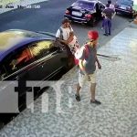 Robo de retrovisor de un vehículo en Managua