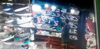 "Ganchero" se da color por un par de zapatos en mercado capitalino