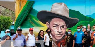 Mural que expresa la lucha antiimperialista del General Augusto César Sandino en Ocotal