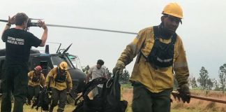 Evacuan familias por incendios que se expanden en Argentina