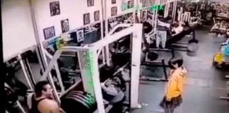 ¡La belleza cuesta! muere aplastada por una pesa en el gimnasio (VIDEO)