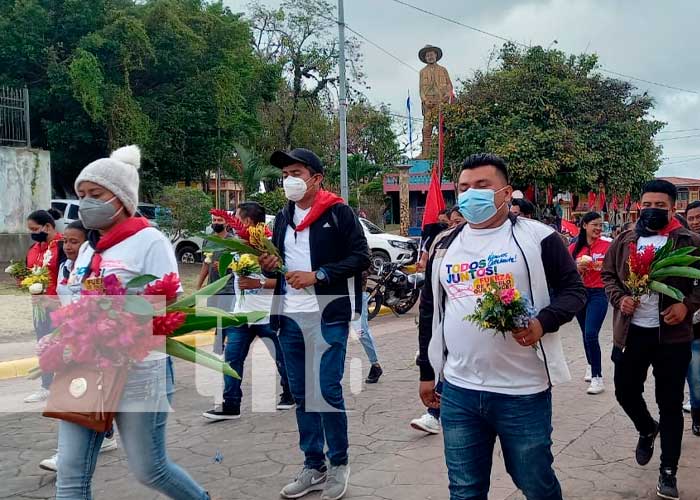 Homenaje a Sandino en las calles de Masaya