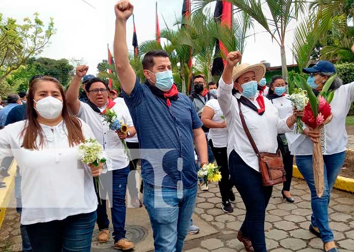 Homenaje a Sandino en las calles de Masaya