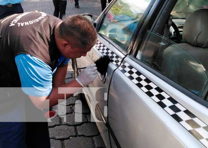 Investigación por robo de vehículo taxi en Managua