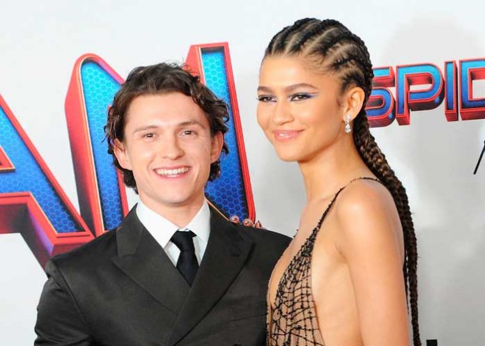 Tom Holland sorprende a Zendaya en Roma