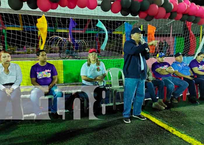 Reinauguran cancha sintética de fútbol para recreación de jóvenes en Jinotega